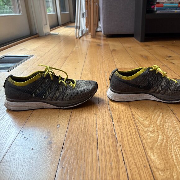 Nike Flyknit Trainer Cargo Khaki Bright Citron Size 7W, 5.5M - Picture 3 of 8